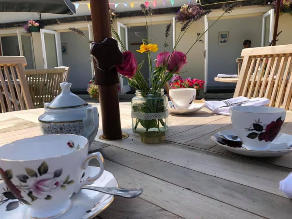 Albert Cottage Hotel Ист-Каус Экстерьер фото