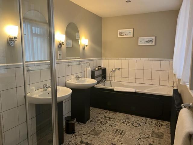 Albert Cottage Hotel Ист-Каус Экстерьер фото